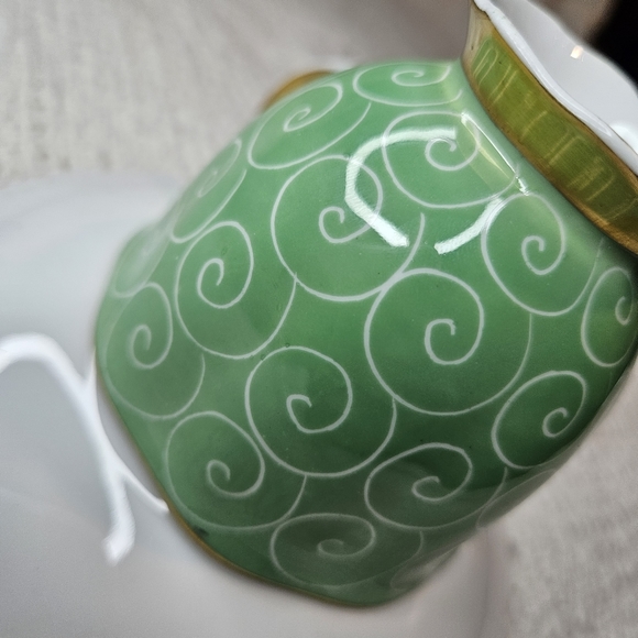 Royal Albert Crown Bone England China Teacup Saucer GREEN w/White Swirls… - Picture 14 of 16